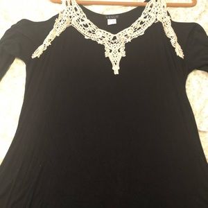 Venus cold shoulder top L